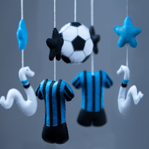 Foto reale dei personaggi in pannolenci della versione nerazzurra